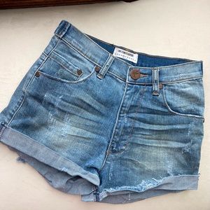 One teaspoon ‘Harletts’